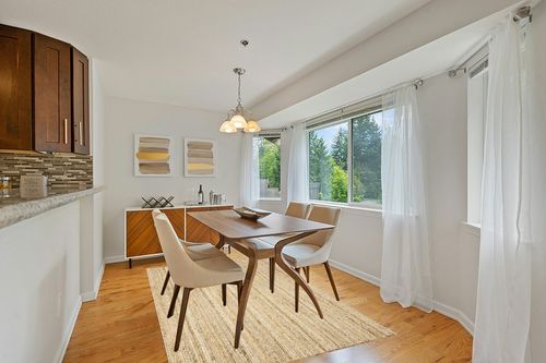 ‎Natural ‎Farmhouse ‎Braided ‎Kitchen, Bedroom, Living Room, Hallway, Dining Room ‎Area Rug in Modern White Dining Room with Wooden Accents