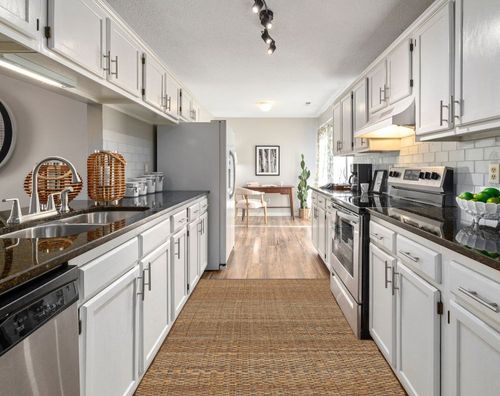 Pebble & Crane - Carlisle Rug - Woven Throw Rug - Jute and Cotton - Area Rug for Kitchen, Living Room, Bedroom, and More - Solid Trim - 8’ x 10’ - Grey in White Traditional Kitchen