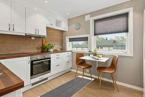 Lahome Boho Hallway Runner Rug, 2x6 Laundry Room Lightweight Entry Woven Cotton Throw Mat with Tassels, Farmhouse Non-Shedding Washable Black Low Pile Runner for Kitchen Bathroom in Wood and White Small Kitchen