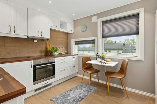 Beeiva Medallion Hallway Runner Rug, 2x4 Grey Kitchen Runner Rugs Non Skid Washable, Vintage Distressed Small Bathroom Laundry Room Rug Machine Washable Rug for Entryway Bedroom Kitchen in Wood and White Small Kitchen