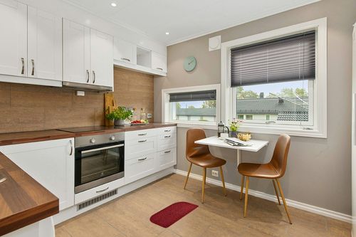 Farmlyn Creek Slip-Resistant Kitchen Floor Mat, Half Round Red Kitchen Rug with Rubber Backing for Office, Sink, Laundry Room, Home Decor, Machine Washable, Red (18x30 Inches) in Wood and White Small Kitchen