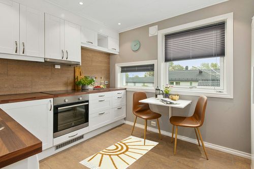 OJIA Boho Kitchen Rug 2'X4.3', Cotton Tufted Washable Runner Rug Hand-Woven Accent Throw Rugs Bathroom Rugs, Farmhouse Runner Rugs with Tassel Floor Carpet for Laundry Room/Hallway/Bedroom in Wood and White Small Kitchen