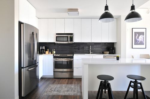 Adiva Rugs Machine Washable Area Rug with Non Slip Backing for Living Room, Bedroom, Bathroom, Kitchen, Printed Vintage Home Decor, Floor Decoration Carpet Mat (VIZON, 2' x 3') in White and Black Modern Kitchen