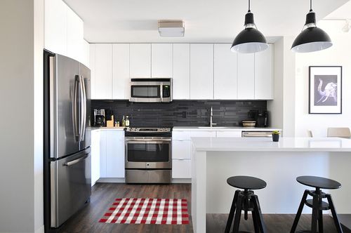 DII Buffalo Check Rug Collection, Hand Dyed Reversible Chindi Rug, 26x40, Red in White and Black Modern Kitchen