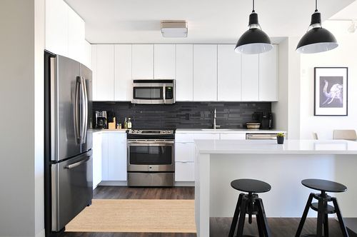 ‎Beige ‎Farmhouse ‎Non Slip ‎Kitchen, Bedroom, Living Room, Hallway, Dining Room ‎Area Rug in White and Black Modern Kitchen