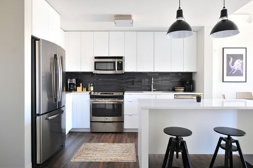 ‎Beige/Multi ‎Transitional ‎Braided ‎Living Room ‎Area Rug in White and Black Modern Kitchen