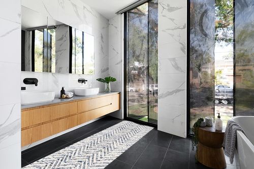 nuLOOM Rosanne Transitional Striped Runner Rug, 2' 6" x 10', Blue in Modern Black Tiled bathroom