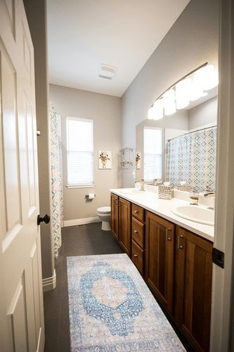 Loloi II Layla Collection LAY-07 Blue/Tangerine, Traditional 2'-0" x 5'-0" Accent Rug in Wooden and Grey Bathroom
