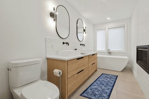 Blue  Non-slip, Low Pile Living Room Area Rug in Scandinavian Neutral bathroom