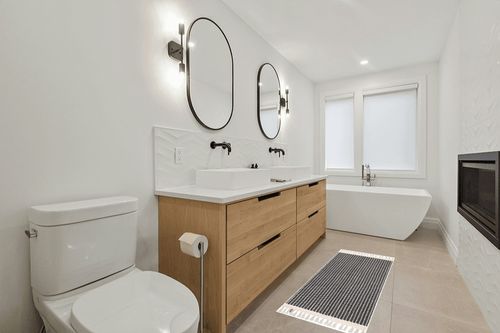 Lahome Boho Hallway Runner Rug, 2x6 Laundry Room Lightweight Entry Woven Cotton Throw Mat with Tassels, Farmhouse Non-Shedding Washable Black Low Pile Runner for Kitchen Bathroom in Scandinavian Neutral bathroom