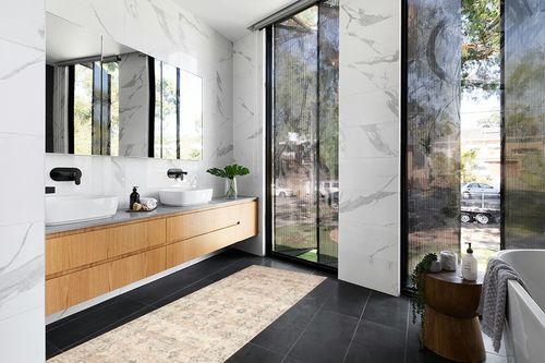 Loloi II Hathaway Collection HTH-03 Java/Multi, Traditional 2'-6" x 7'-6" Runner Rug in Modern Black Tiled bathroom