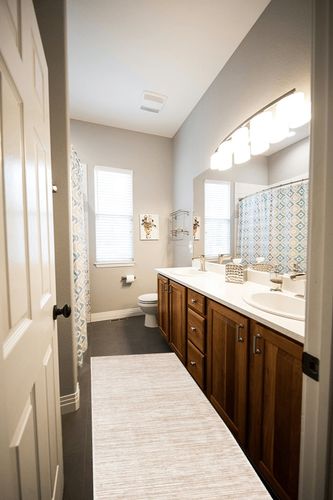 ‎Cream ‎Contemporary ‎Non Slip ‎Living Room ‎Runner in Wooden and Grey Bathroom