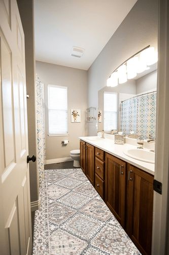 nuLOOM Becca Traditional Tiled Runner Rug, 2' 6" x 10', Beige in Wooden and Grey Bathroom