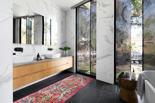 NuLOOM Corbett Vintage Bohemian Runner Rug, 2' 6" x 8', Multi in Modern Black Tiled bathroom