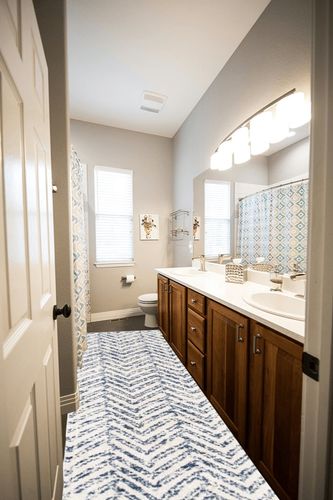 nuLOOM Rosanne Transitional Striped Runner Rug, 2' 6" x 10', Blue in Wooden and Grey Bathroom