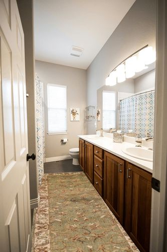 Superior Indoor Runner Rug, Jute Backed Rugs For Bedroom, Office, Entryway, Hallway, Kitchen, Traditional Floral Scroll Floor Decor, Heritage Collection, Green, 2' 7" x 8' in Wooden and Grey Bathroom