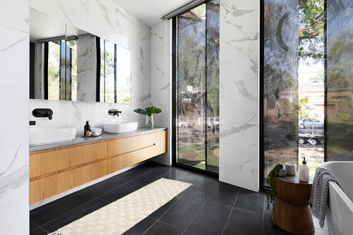 Lanffia Boho Runner Rug 2x6, Beige Hallway Rug Runner Washable Checkerboard Tufted Rug with Tassels Indoor Farmhouse Floor Carpet for Kitchen Laundry Room Doorway Bedroom Living Room in Modern Black Tiled bathroom