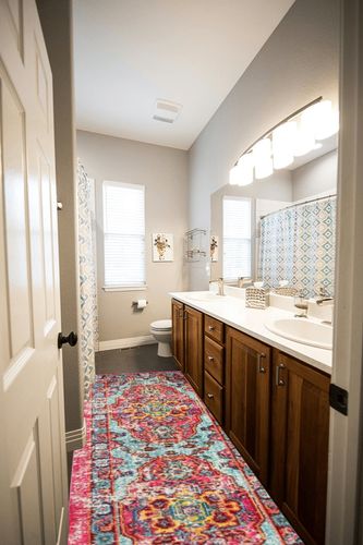 NuLOOM Corbett Vintage Bohemian Runner Rug, 2' 6" x 8', Multi in Wooden and Grey Bathroom