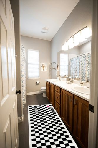Wonnitar Modern Checkered 2x6 Runner Rug for Hallway,Washable Black and White Kitchen Rug Runner Geometric Bathroom Runner,Non-Slip Checkerboard Carpet Runner for Entryway Bedroom Doorway in Wooden and Grey Bathroom