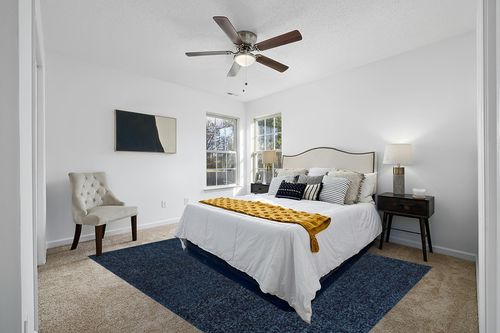 JONATHAN Y SEU100C-8 Haze Solid Low-Pile Indoor Area-Rug Casual Contemporary Solid Traditional Easy-Cleaning Bedroom Kitchen Living Room Non Shedding, 8 ft x 10 ft, Navy in White and Yellow Modern Bedroom