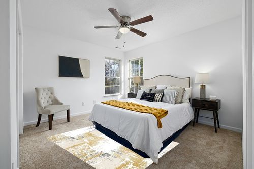 OIGAE Machine Washable Rug 5x7 - Low-Pile Area Rug Non-Shedding Foldable Abstract Modern Rugs, Stain Resistant Anti Slip Backing Rugs for Living Room&Bedroom&Dining Carpet Room Decor, Yellow in White and Yellow Modern Bedroom