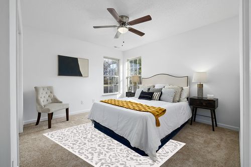 My Texas House by Orian Indoor/Outdoor Lady Bird Area Rug, 5'2" x 7'6", Natural/Grey in White and Yellow Modern Bedroom