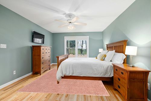 Pink Shag Rug Perfect in Teal and Orange Wood Bedroom