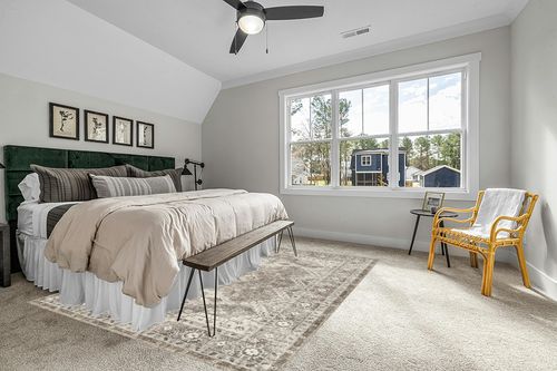 Tpr07-ivory Traditional Washable Living Room Area Rug in Grey Traditional Bedroom with King Bed