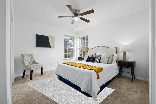 BELLEZE Area Rug Modern Solid Colored Indoor Outdoor Rug, Accent Rug for Patio, Living Room or Kitchen, Luxury Bohemian Style Home Decor, 5' x 8' - Gray in White and Yellow Modern Bedroom