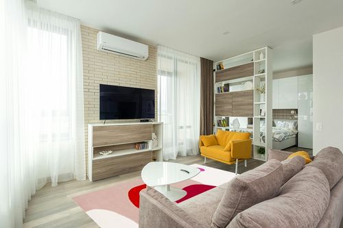 SAFAVIEH Fifth Avenue Collection Area Rug - 5' x 8', Ivory & Red, Handmade Mid-Century Modern Abstract Wool, Ideal for High Traffic Areas in Living Room, Bedroom (FTV143A) in Light Modern Living Room with TV