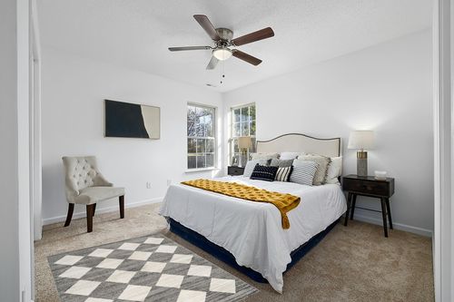 nuLOOM Gianna Contemporary Geometric Checker Tile Area Rug, 4x6, Grey in White and Yellow Modern Bedroom