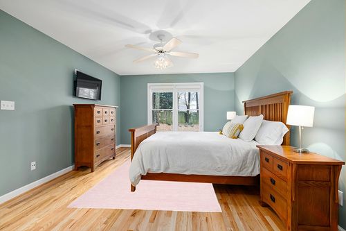SAFAVIEH Vision Collection Area Rug - 6' x 9', Pink, Modern Ombre Tonal Chic Design, Non-Shedding & Easy Care, Ideal for High Traffic Areas in Living Room, Bedroom (VSN606U) in Teal and Orange Wood Bedroom
