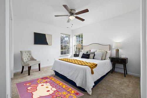 Franco Hello Kitty Kids Room Non Slip Area Rug, 69 in x 52 in, (Official Licensed Product) in White and Yellow Modern Bedroom