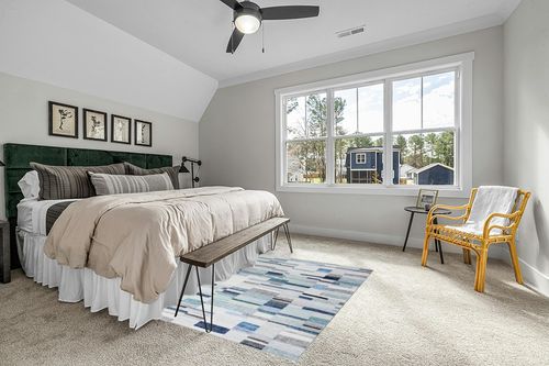 COZYLOOM Modern Geometric Rug 5x7 Contemporary Distressed Area Rug Low Pile Non-Shedding Living Room Rug Indoor Floor Cover Bedroom Home Office Dorm Dining Room Throw Carpet Non Slip Thin Blue/Green in Grey Traditional Bedroom with King Bed