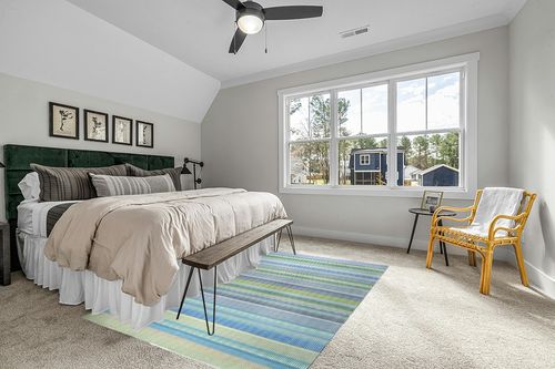 EORC FLX02GN6X9 Hand-Knotted Wool Knotted Striped Rug, 6' x 9', Green in Grey Traditional Bedroom with King Bed