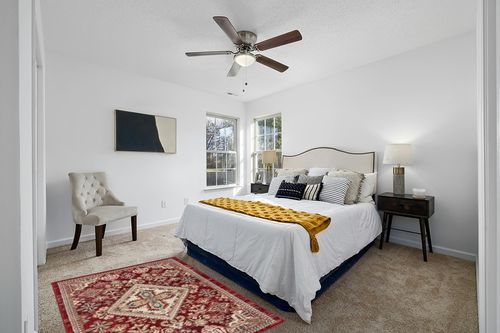 Deneen Farmhouse Traditional Red Area Rug Bungalow Rose Rug Size: Rectangle 4' x 6' in White and Yellow Modern Bedroom