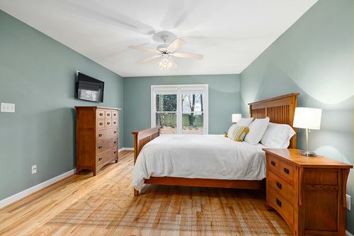 SAFAVIEH Arizona Shag Collection Area Rug - 9' x 12', Ivory & Beige, Moroccan Design, Non-Shedding & Easy Care, 1.6-inch Thick Ideal for High Traffic Areas in Living Room, Bedroom (ASG741A) in Teal and Orange Wood Bedroom