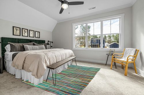 SAFAVIEH Rag Rug Collection Area Rug - 6' x 9', Green & Multi, Handmade Boho Stripe Cotton, Ideal for High Traffic Areas in Living Room, Bedroom (RAR240E) in Grey Traditional Bedroom with King Bed