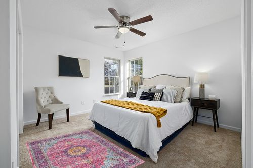 nuLOOM Verona Vintage Persian Area Rug, 4' x 6', Pink in White and Yellow Modern Bedroom