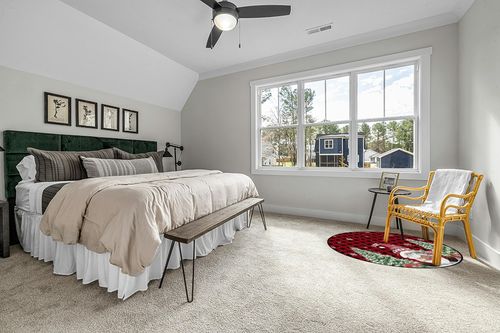 Round Area Rugs Children Crawling Mat Non-Slip Mat, Christmas Residential Carpet for Living Dining Room Kitchen Rugs Decor, Red Black Plaid Gnomes Xmas Tree Winter Snowflake, 5Ft(60In in Grey Traditional Bedroom with King Bed