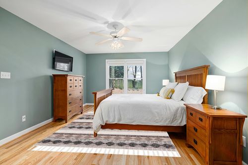 SAFAVIEH Natura Collection Area Rug - 8' x 10', Ivory & Black, Handmade Moroccan Boho Farmhouse Rustic Tassel Wool, Ideal for High Traffic Areas in Living Room, Bedroom (NAT292Z) in Teal and Orange Wood Bedroom