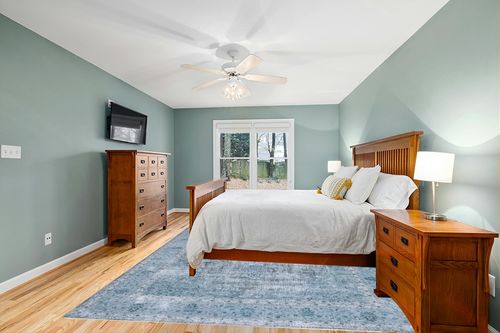 SAFAVIEH Tucson Collection Area Rug - 9' x 12', Green & Green, Persian Design, Non-Shedding Machine Washable & Slip Resistant Ideal for High Traffic Areas in Living Room, Bedroom (TSN190X) in Teal and Orange Wood Bedroom