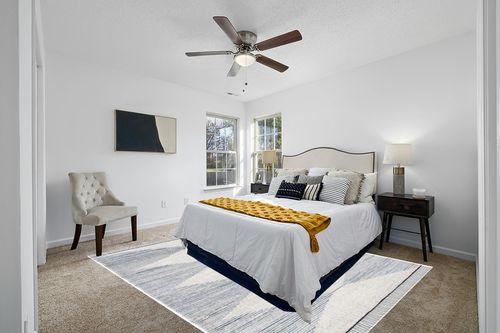 Safavieh Kilim Collection Area Rug - 8' x 10', Blue & Ivory, Handmade Flat Weave Boho Geometric Wool & Jute, Ideal for High Traffic Areas in Living Room, Bedroom (KLM309L) in White and Yellow Modern Bedroom