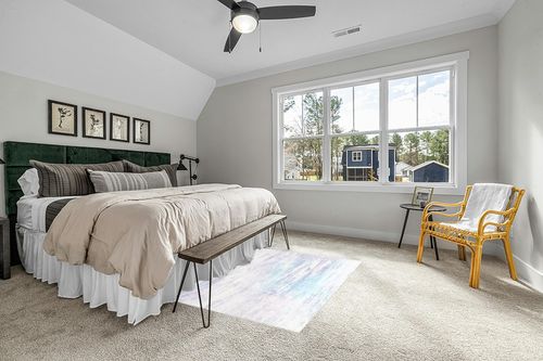 LIVEBOX Machine Washable Area Rugs 8x10 Lavender Rug Girls Bedroom Rug, Soft Ultra-Thin Nursery Rug Girl for Living Room, Modern Purple Rug for Girls Room, Lilac Rug for Nursery Room in Grey Traditional Bedroom with King Bed