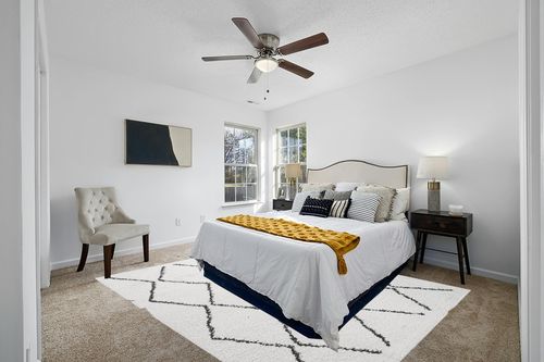 Moroccan Diamond Pattern Indoor Rug 8 X 10 in White and Yellow Modern Bedroom