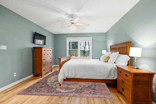 Bloom Rugs Washable 8' x 10' Rug - Beige/Terracotta Traditional Area Rug for Living Room, Bedroom, Dining Room, and Kitchen - Exact Size: 8' x 10' in Teal and Orange Wood Bedroom