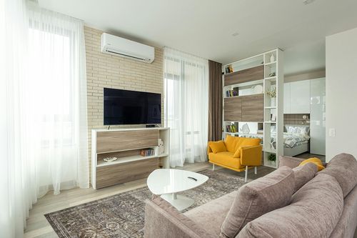 ‎Pebble / Taupe ‎Traditional ‎Washable ‎Living Room ‎Area Rug in Light Modern Living Room with TV
