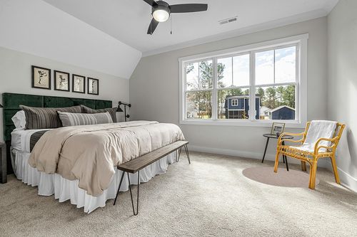 SAFAVIEH Courtyard Collection 4' Round Beige/Brown CY8521 Indoor/ Outside Waterproof Easy cleansingPatio Backyard Mudroom Area Mat in Grey Traditional Bedroom with King Bed