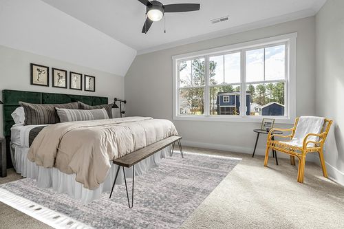 nuLOOM Lira Textured Geometric Tassel Area Rug, 9x12, Grey in Grey Traditional Bedroom with King Bed