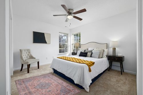 Adiva Rugs Machine Washable Area Rug with Non Slip Backing for Living Room, Bedroom, Bathroom, Kitchen, Printed Vintage Home Decor, Floor Decoration Carpet Mat (Pink, 4' x 6') in White and Yellow Modern Bedroom